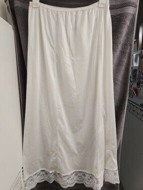White Beehive Lace-Hem Maxi Skirt